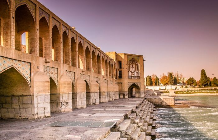 ایرلاین های ارائه دهنده بلیط هواپیما اصفهان به مشهد